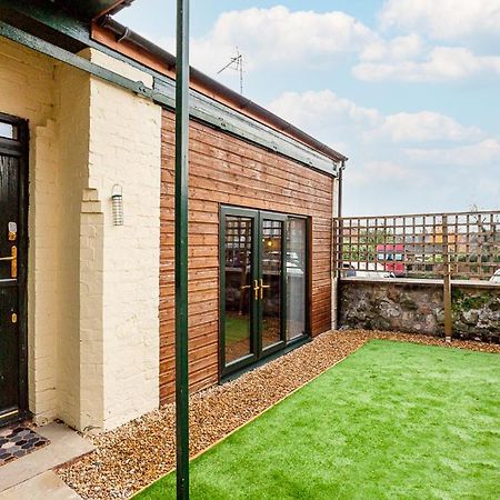 Byevo Oswestry Barn - Quirky Romantic Retreat Or Cosy Contractor Base المظهر الخارجي الصورة