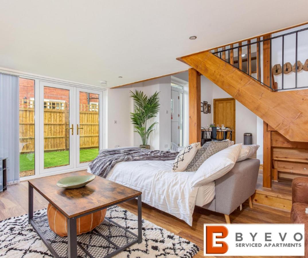 Byevo Oswestry Barn - Quirky Romantic Retreat Or Cosy Contractor Base المظهر الخارجي الصورة