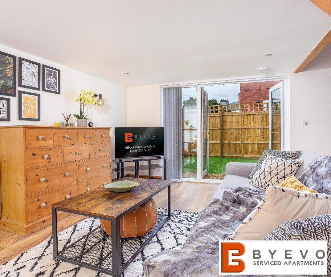 Byevo Oswestry Barn - Quirky Romantic Retreat Or Cosy Contractor Base المظهر الخارجي الصورة