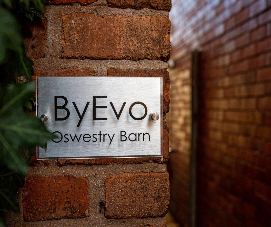 Byevo Oswestry Barn - Quirky Romantic Retreat Or Cosy Contractor Base المظهر الخارجي الصورة