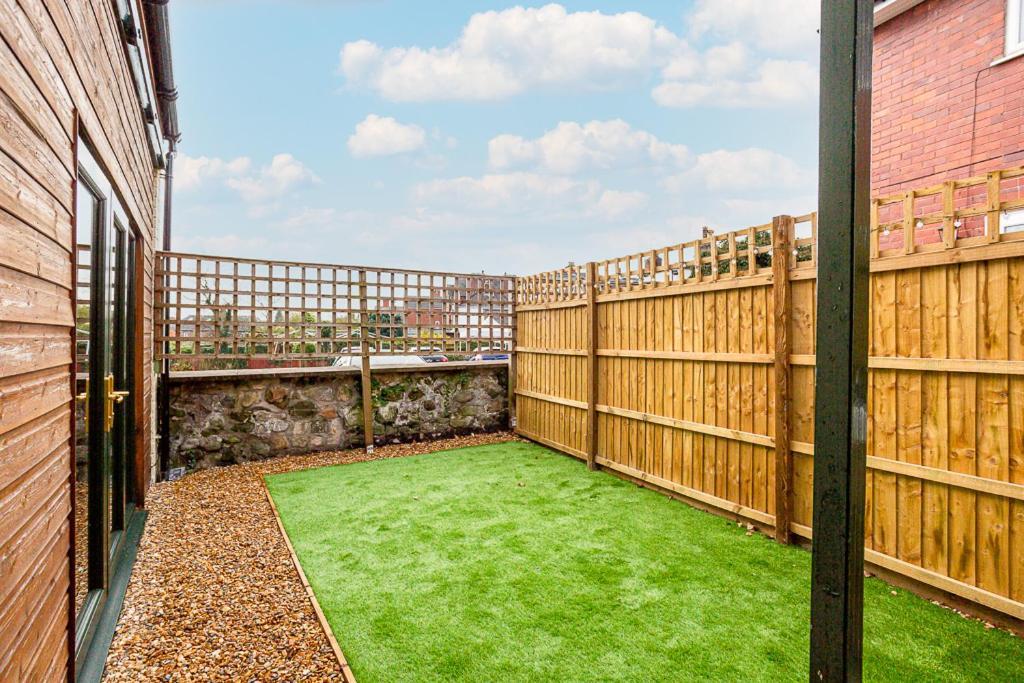 Byevo Oswestry Barn - Quirky Romantic Retreat Or Cosy Contractor Base المظهر الخارجي الصورة